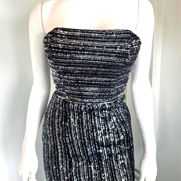Black and silver sequin gown - Picture 5 of 14